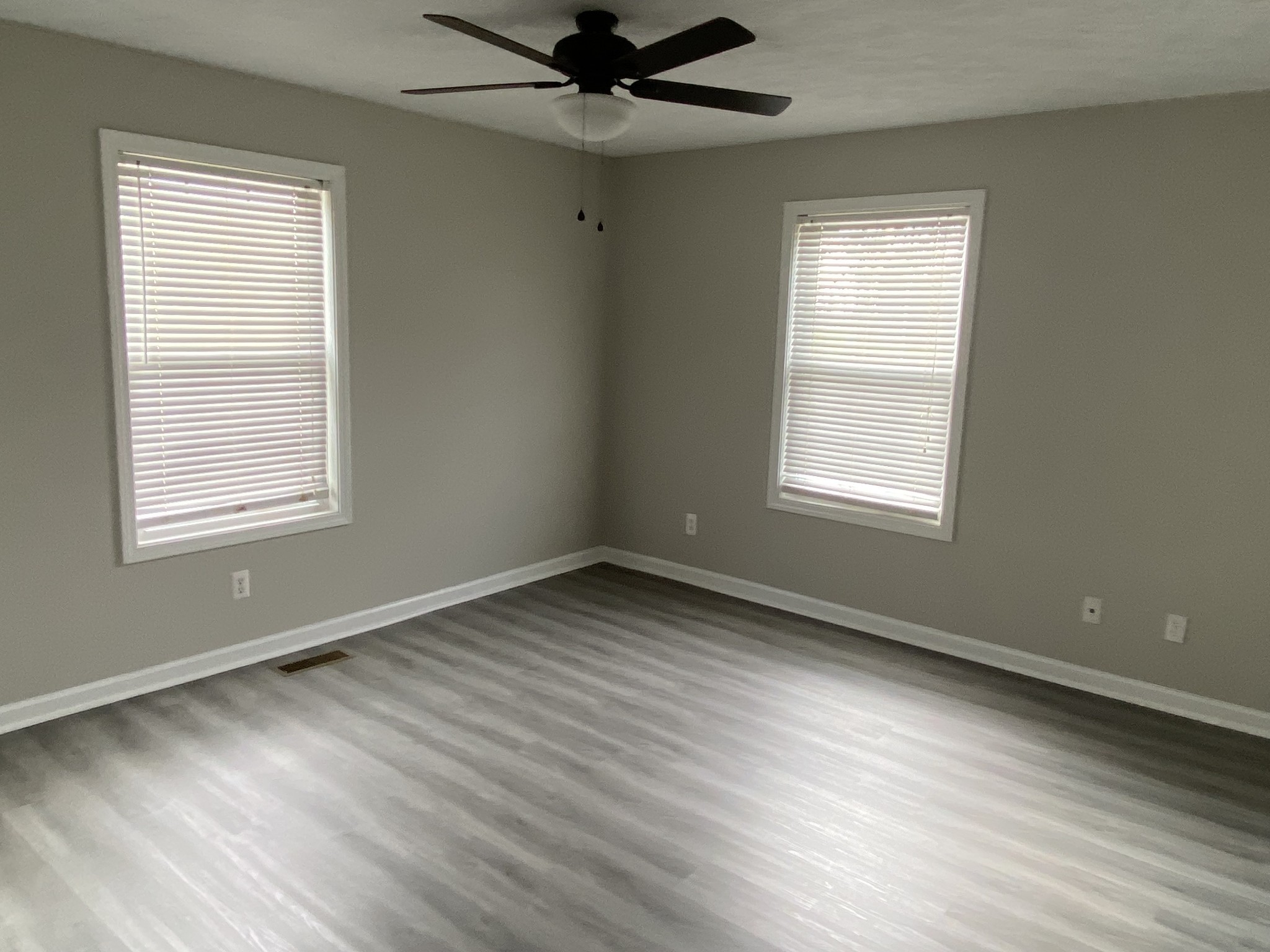 2289 Clarksville Road Trenton, KY 42286 - Photo 9 of 13