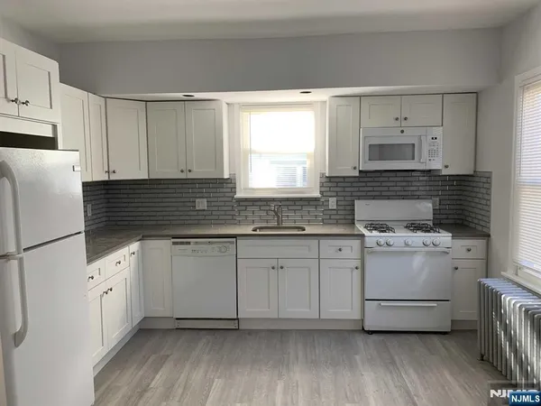 $2,995 | 9 B Waldwick Avenue, Unit B, Waldwick, NJ 07463