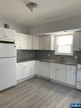 $2,995 | 9 B Waldwick Avenue, Unit B, Waldwick, NJ 07463