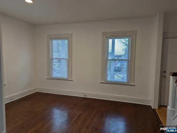 $2,995 | 9 B Waldwick Avenue, Unit B, Waldwick, NJ 07463