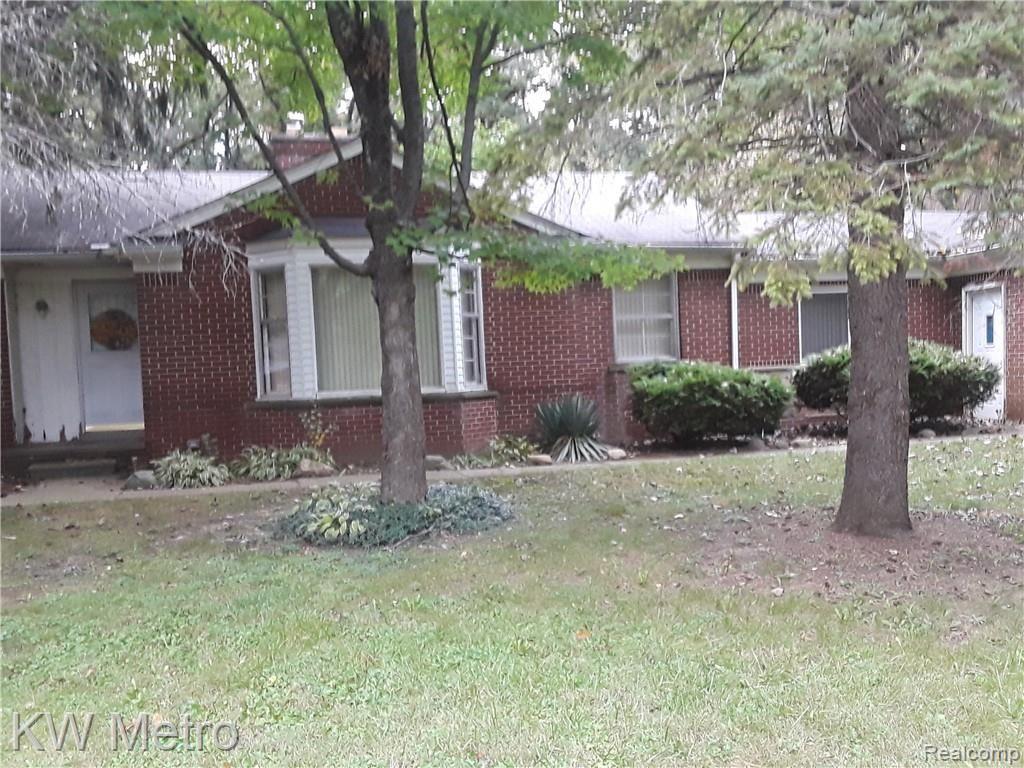 19280 Midway Road Southfield, MI 48075 - Photo 2 of 10 20181011_180938.jpg