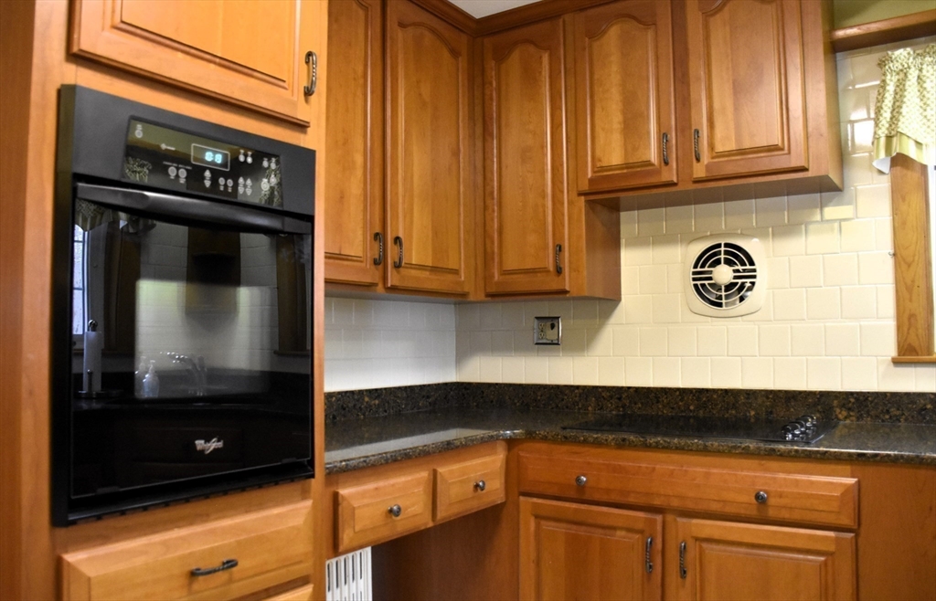 36 Center Road Dudley, MA 01571 - Photo 9 of 28 Gallery Image 9