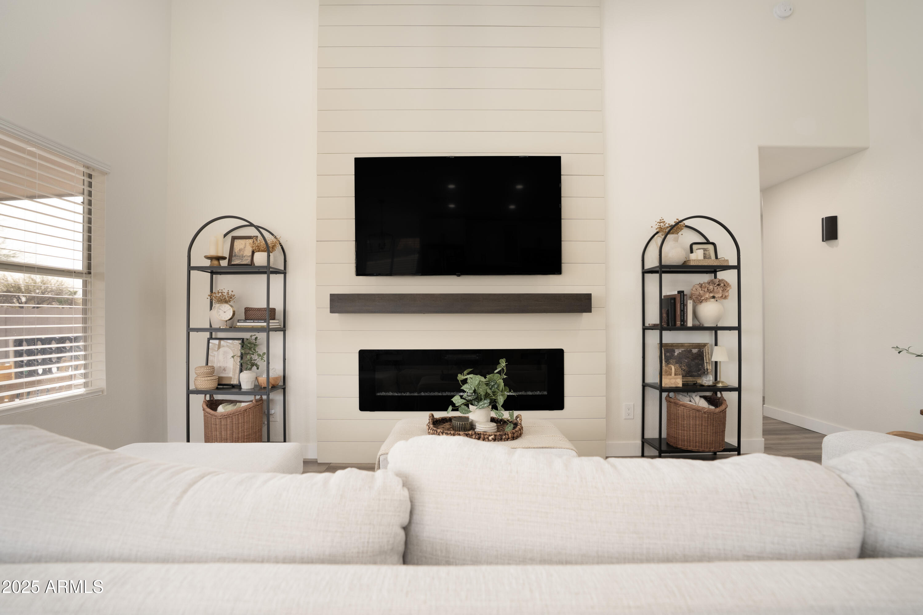 7709 West Boca Raton Road Peoria, AZ 85381 - Photo 21 of 45 Living room