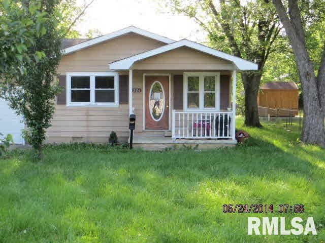 1206 Oak Street Harrisburg, IL 62946 - Photo 1 of 7