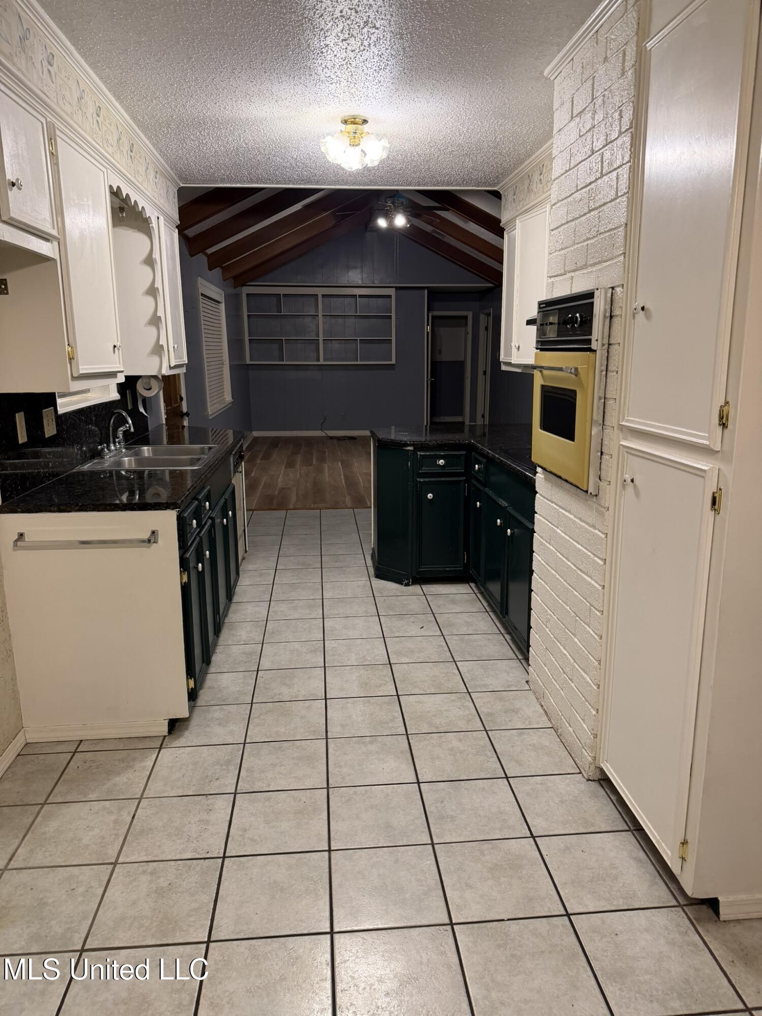 9 Janice Circle Natchez, MS 39120 - Photo 4 of 15 IMG_7794