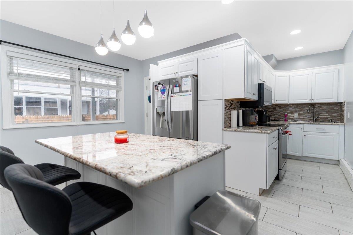331 Spruce Street Manchester, NH 03103 - Photo 12 of 58