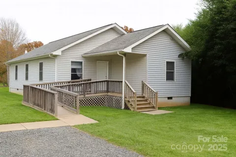 $275,000 | 1012 North Canton Road, Canton, NC 28716