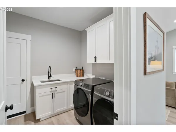 $525,000 | 1025 Sassafras Street, Independence, OR 97351