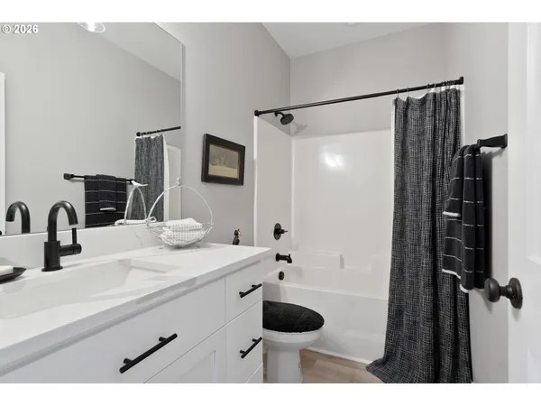 $525,000 | 1025 Sassafras Street, Independence, OR 97351