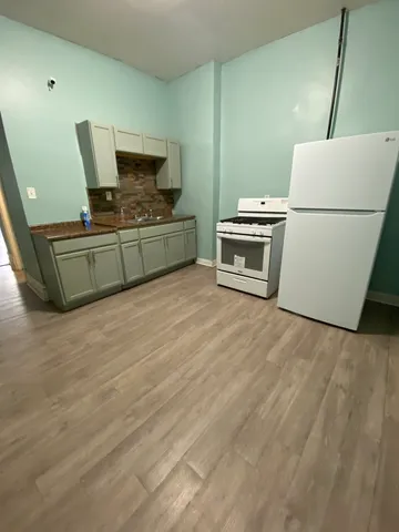 $220,000 | 6618 South Marquette Road, Chicago, IL 60637