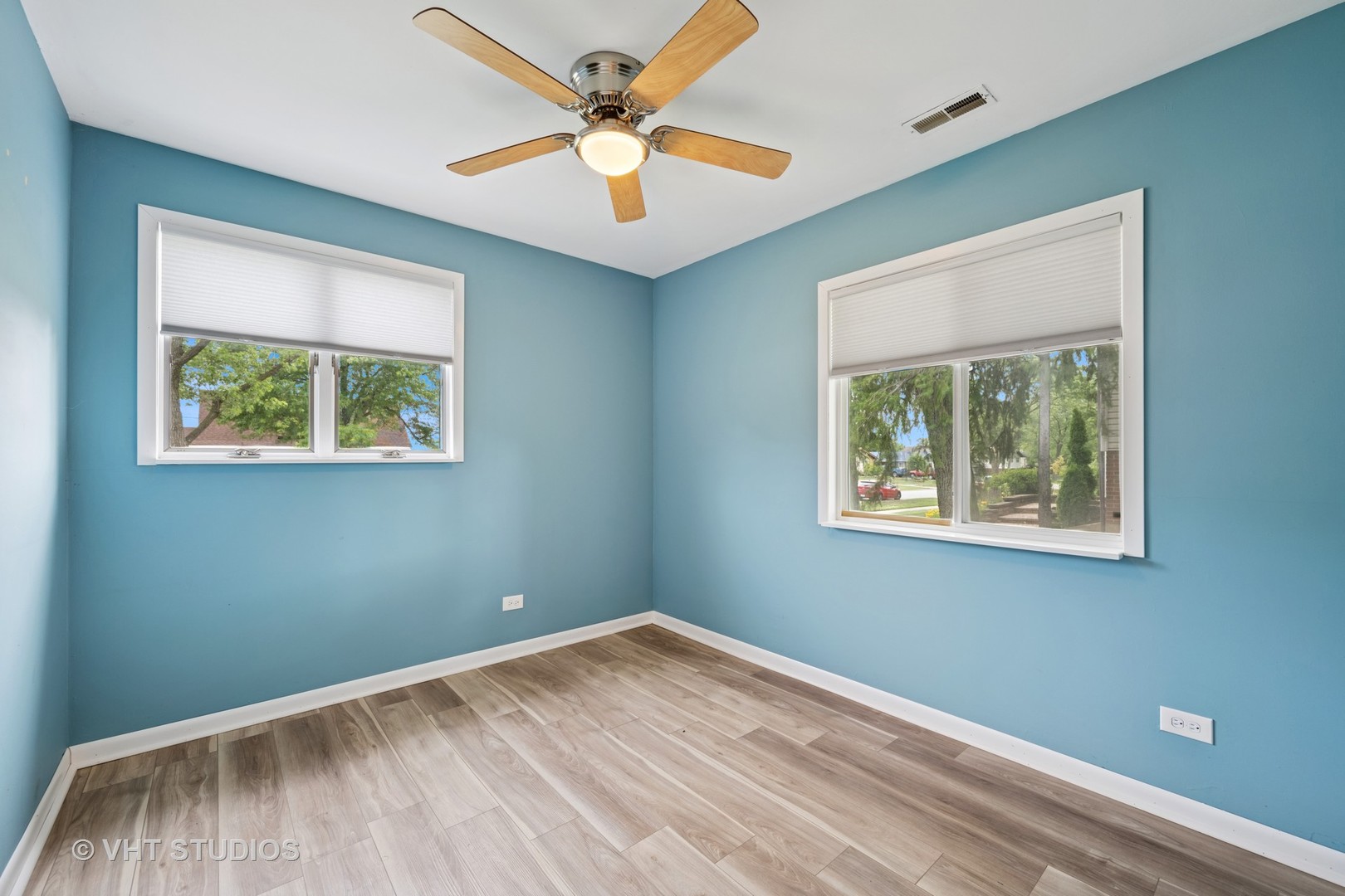 605 Northview Lane Hoffman Estates, IL 60169 - Photo 11 of 19 a view of an empty room with a window