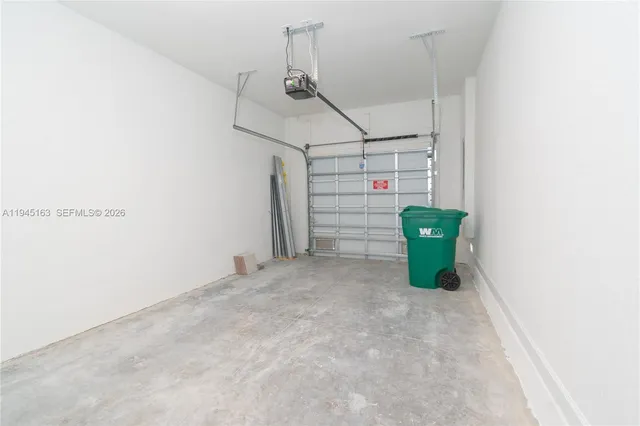 $2,300 | 1166 Southwest 6th Avenue, Unit 1166, Florida City, FL 33034