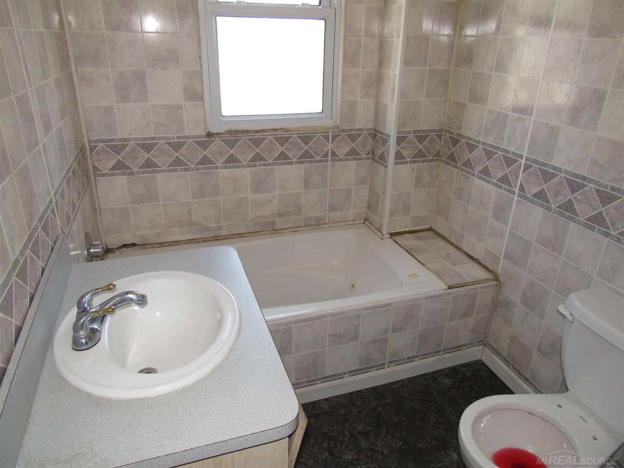 2827 Weaverton Rochester Hills, MI 48307 - Photo 13 of 36
