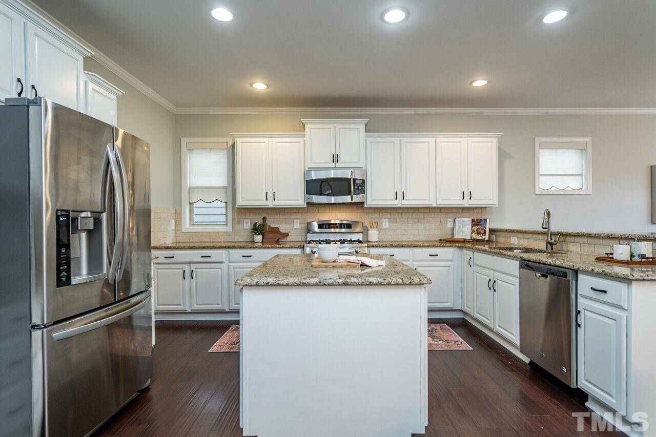 1400 Rodessa Run Raleigh, NC 27607 - Photo 6 of 29