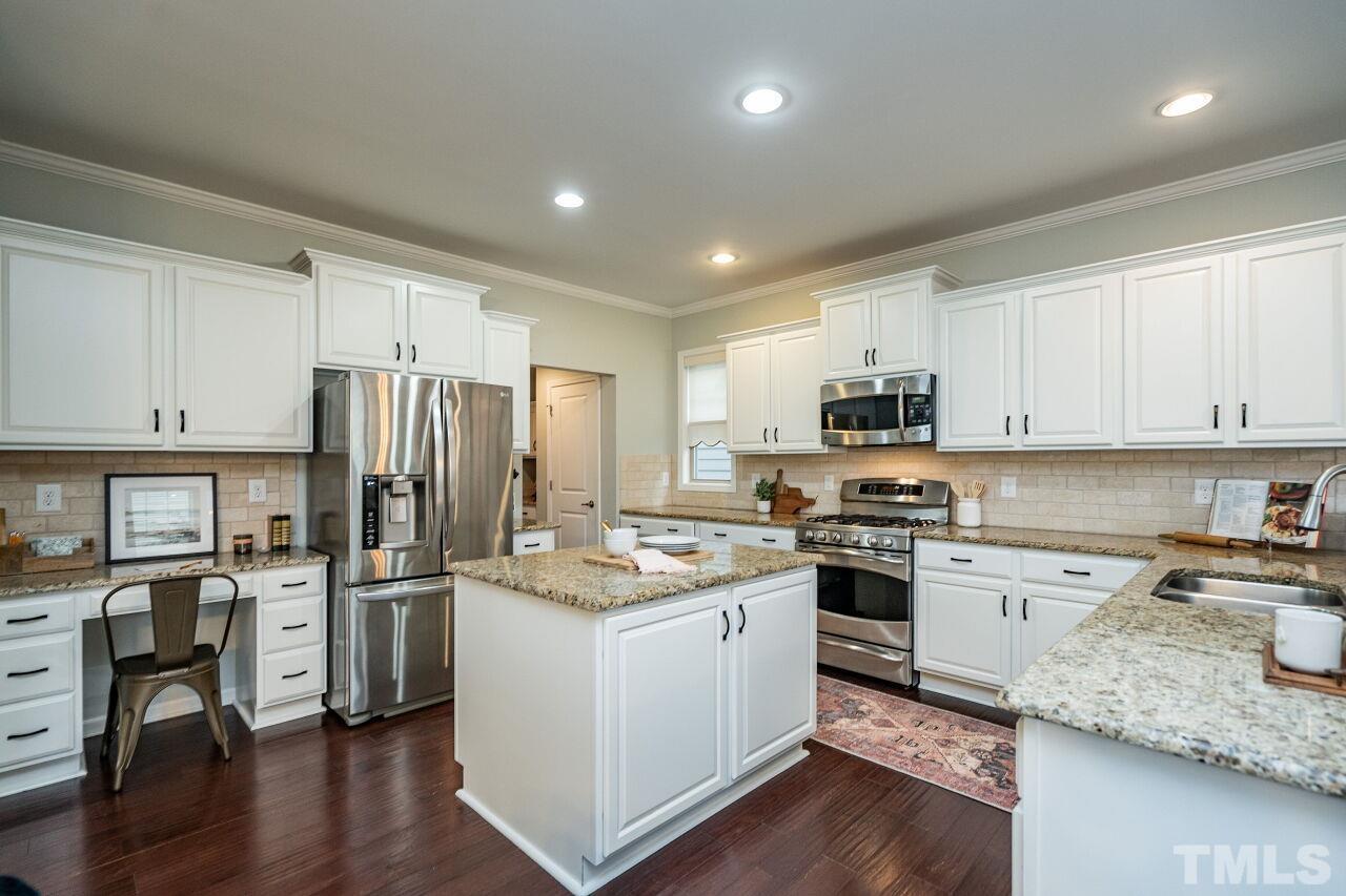 1400 Rodessa Run Raleigh, NC 27607 - Photo 8 of 29