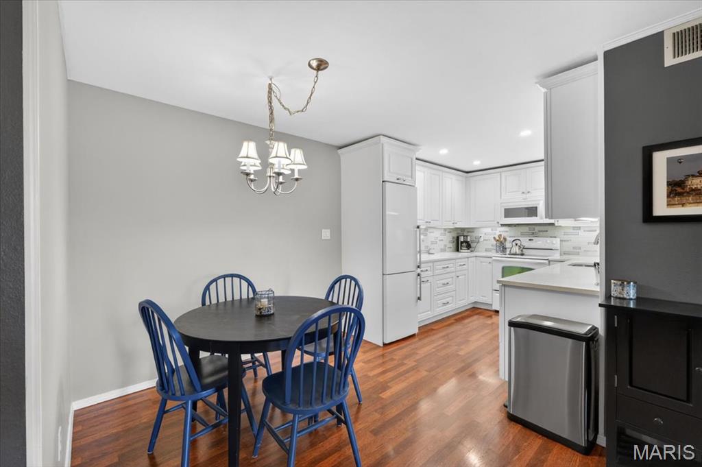 1356 Holgate Drive, Unit G3 Ballwin, MO 63021 - Photo 4 of 27