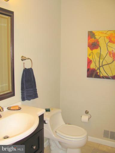 10521 Patuxent Ridge Way Laurel, MD 20723 - Photo 17 of 30 Bath