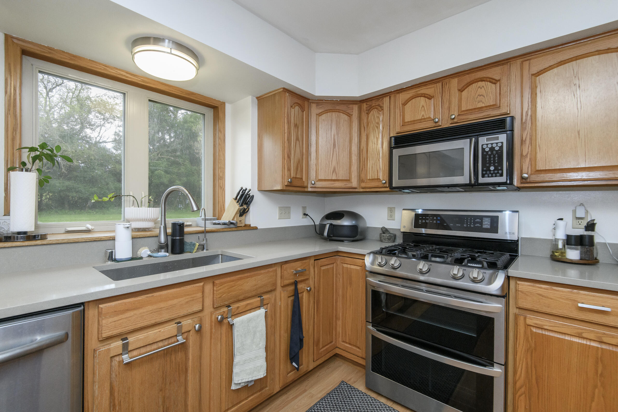 843 Prairie View Drive Rochester, WI 53105 - Photo 8 of 34 8