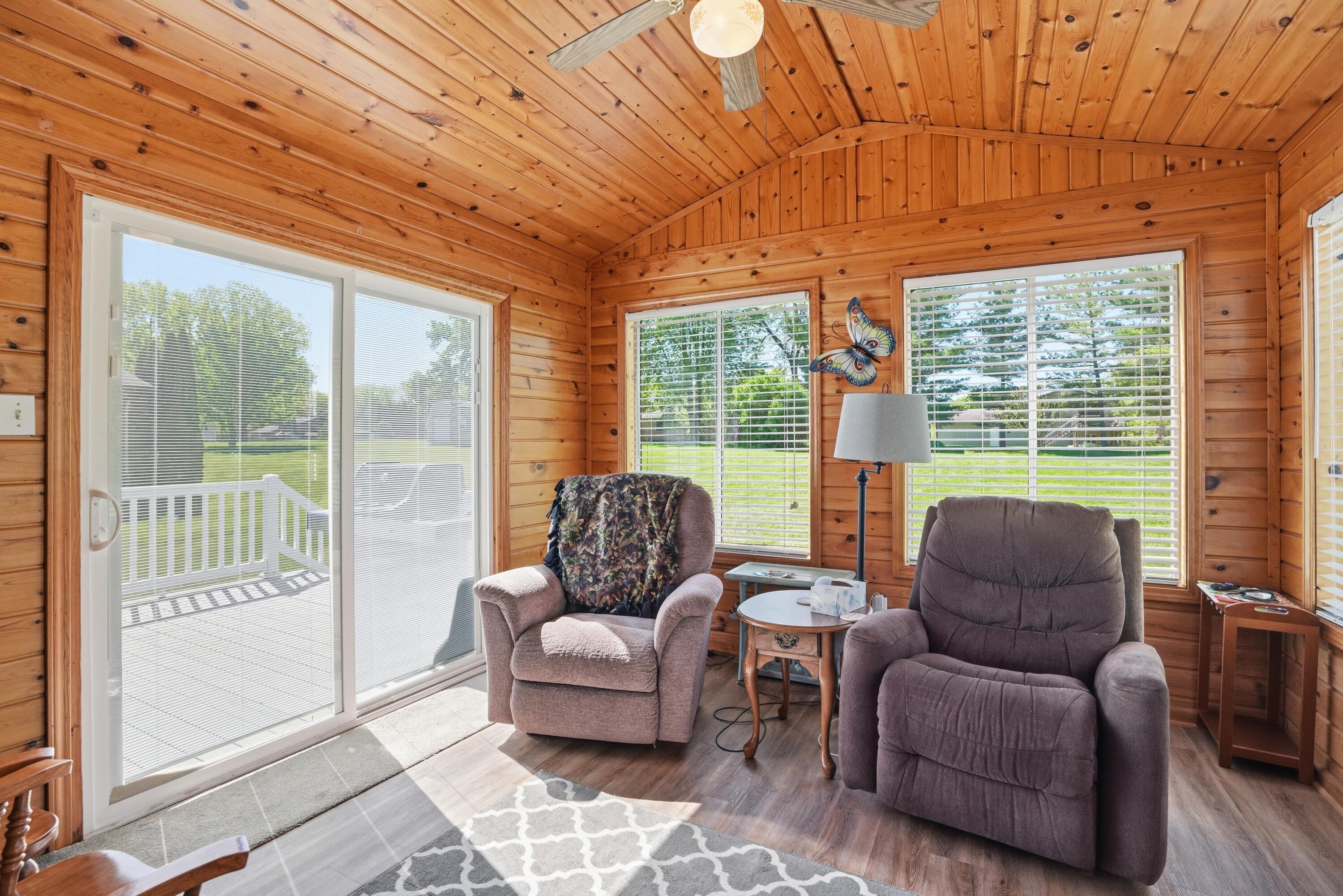 264 Springhill Drive Valparaiso, IN 46385 - Photo 11 of 27 3000x2001