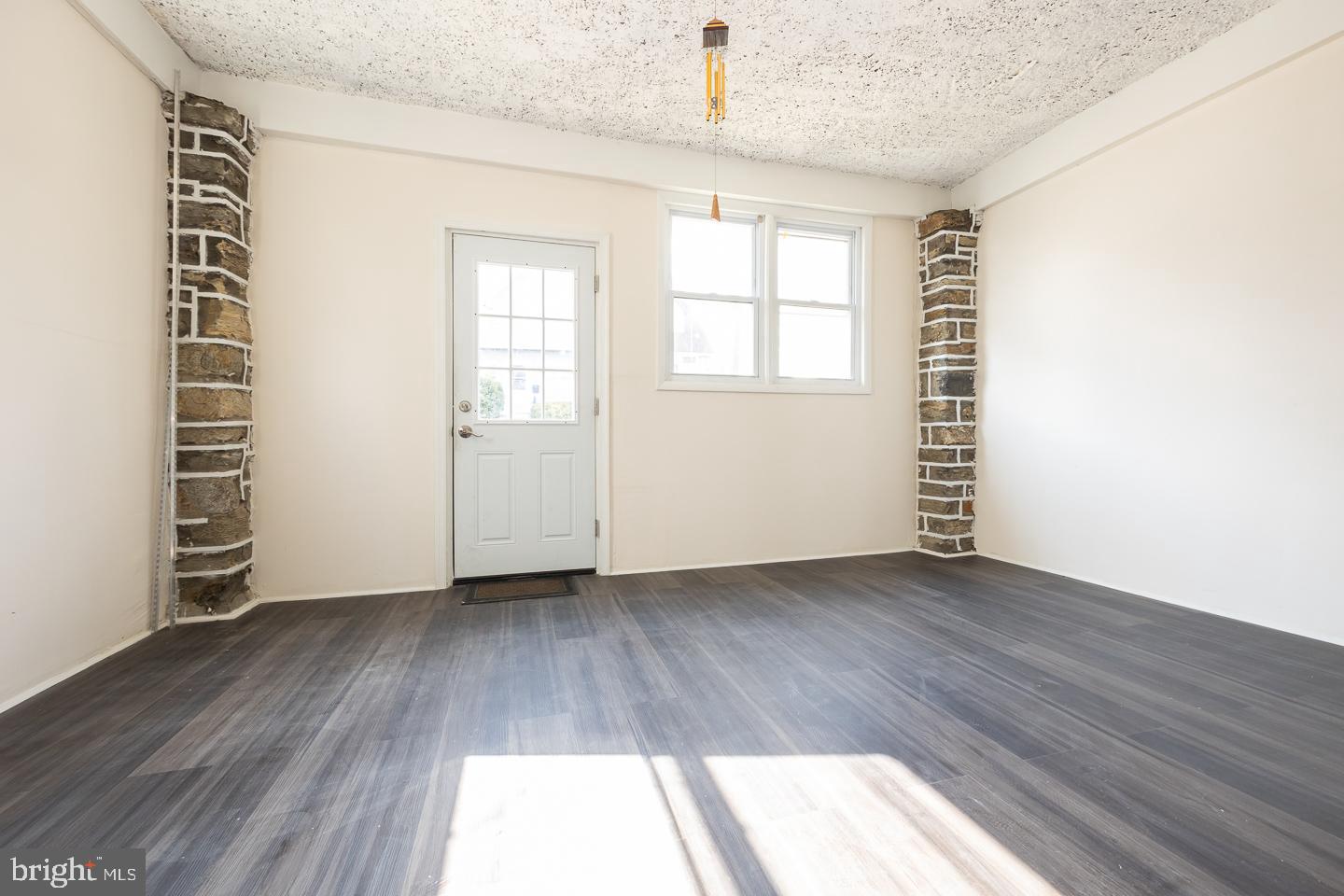 7 Ardsley Road Upper Darby, PA 19082 - Photo 2 of 29