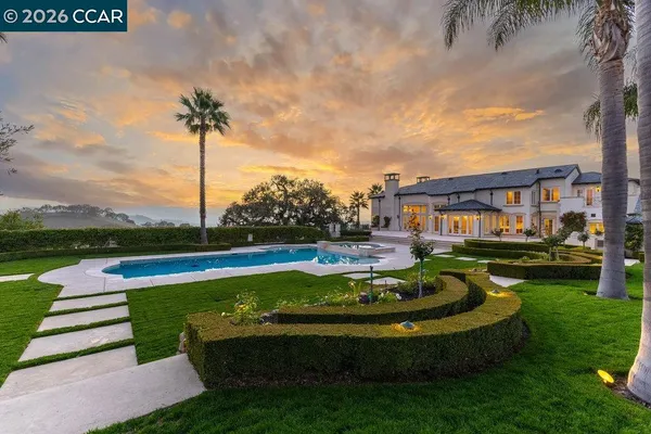 $16,500,000 | 10 Serenity Lane, Alamo, CA 94507