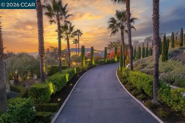 $16,500,000 | 10 Serenity Lane, Alamo, CA 94507