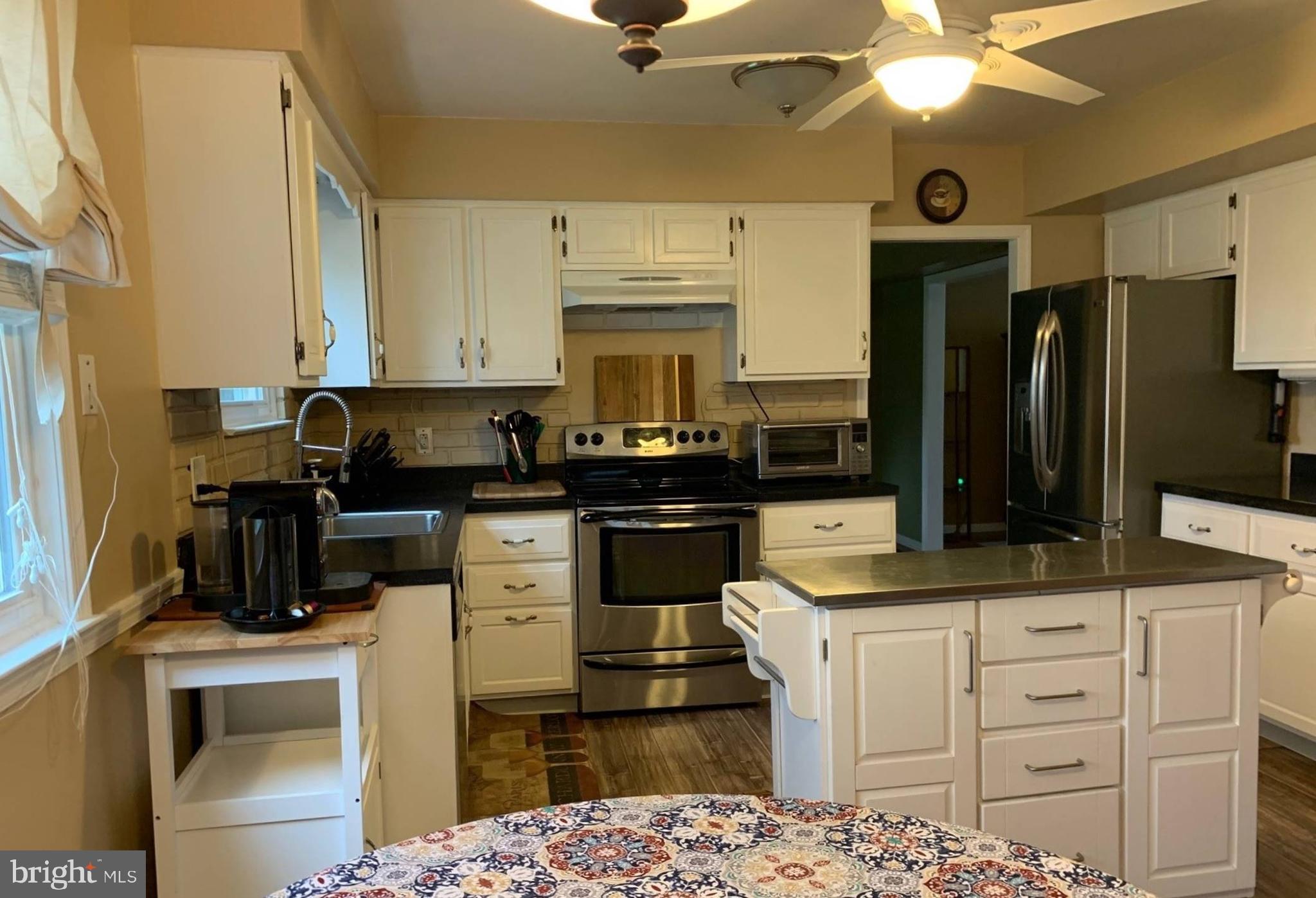 3208 Raye Road Thorndale, PA 19372 - Photo 13 of 36 Full view of Kitchen
