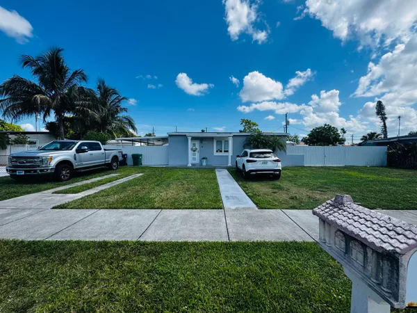 $3,200 | 9235 Southwest 41st Street, Miami, FL 33165