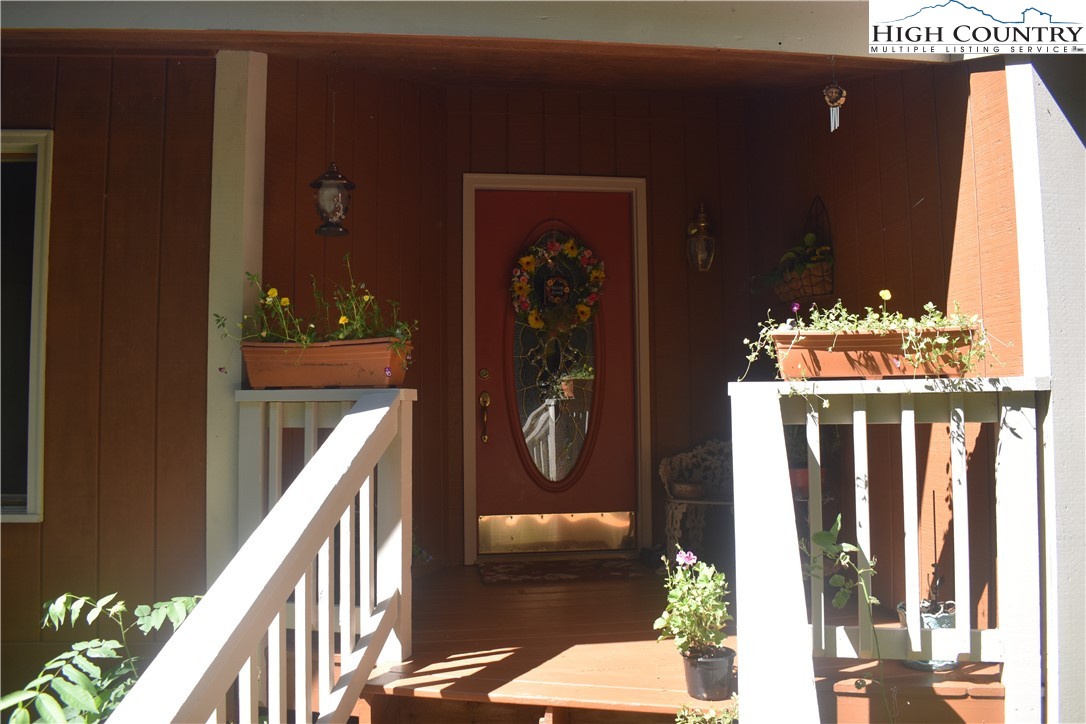 592 River Hills Road Lansing, NC 28643 - Photo 3 of 36 a view of a entryway