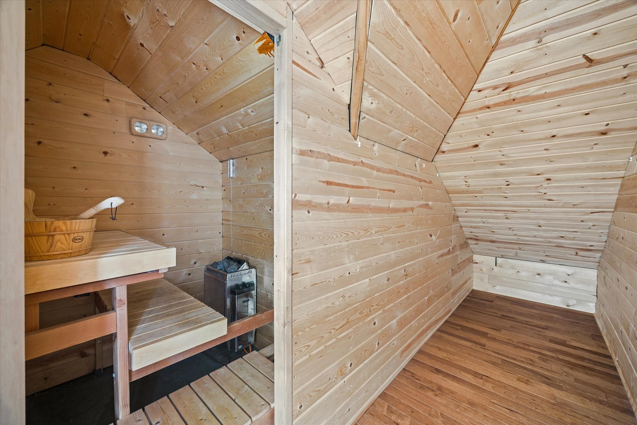 7211 Diamond Falls Lane Spring, TX 77389 - Photo 22 of 29 Unique cedar-lined sauna with adjoining wood-paneled relaxation area.