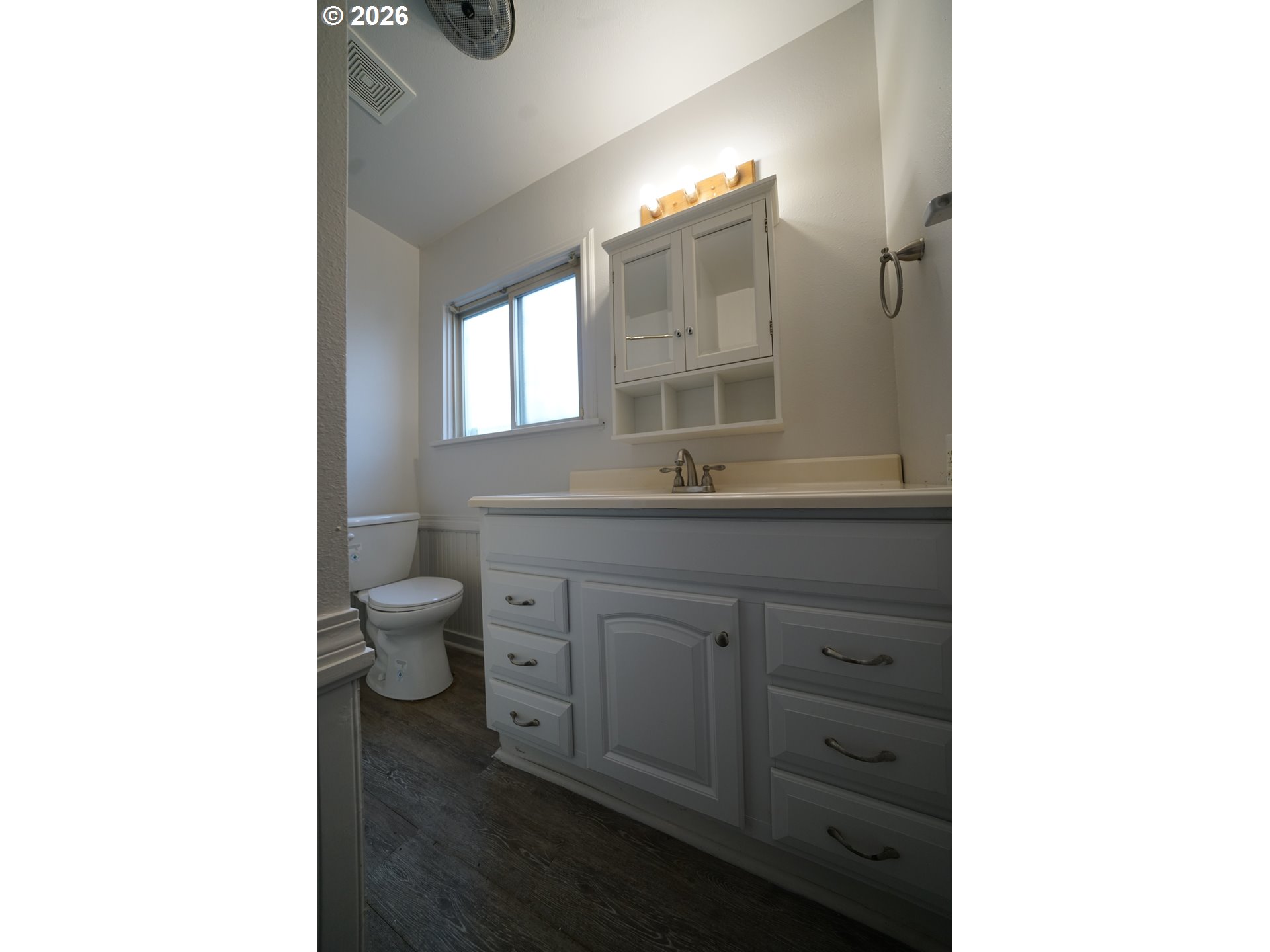 446 20th Avenue Longview, WA 98632 - Photo 7 of 28