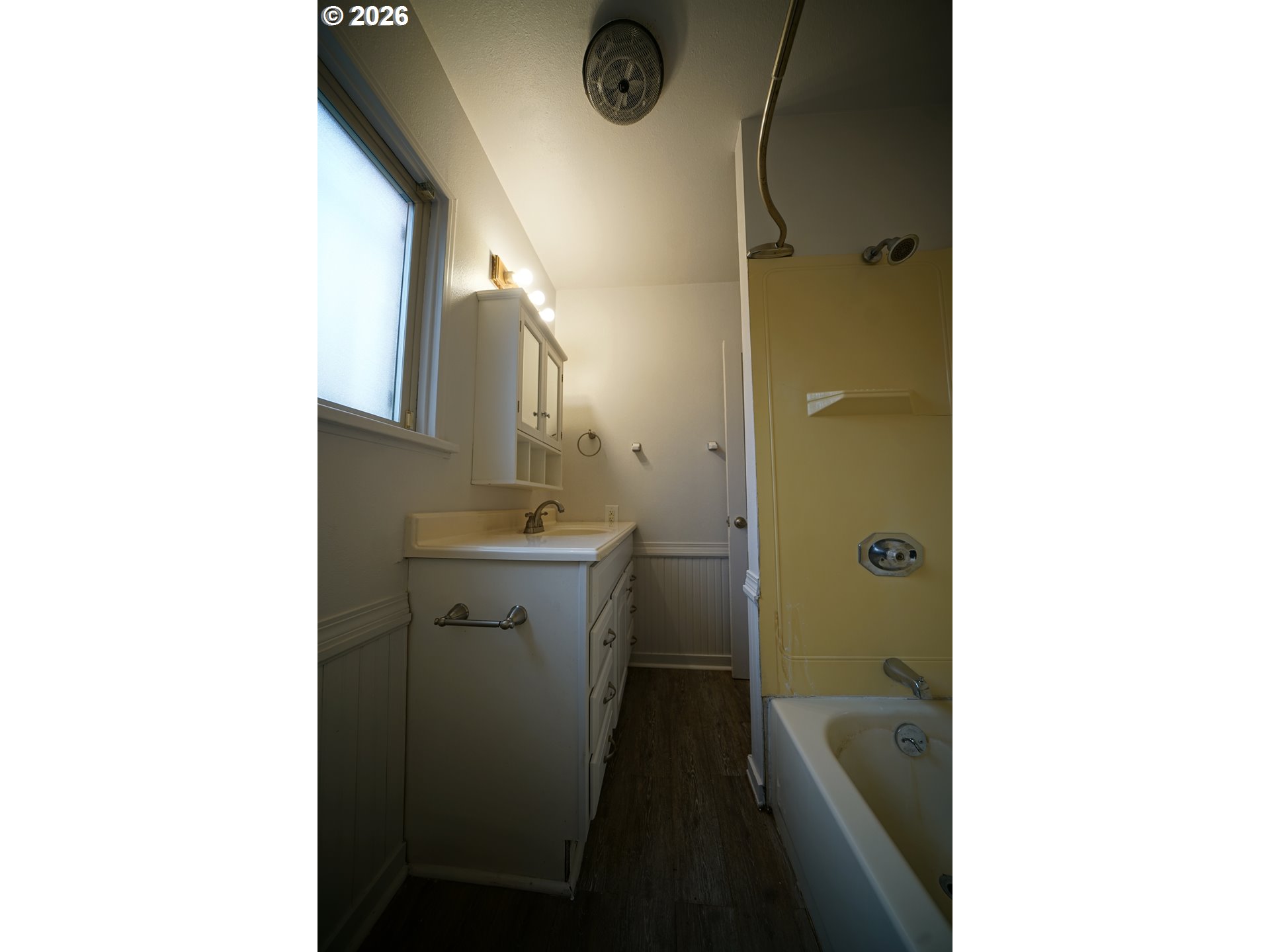 446 20th Avenue Longview, WA 98632 - Photo 8 of 28