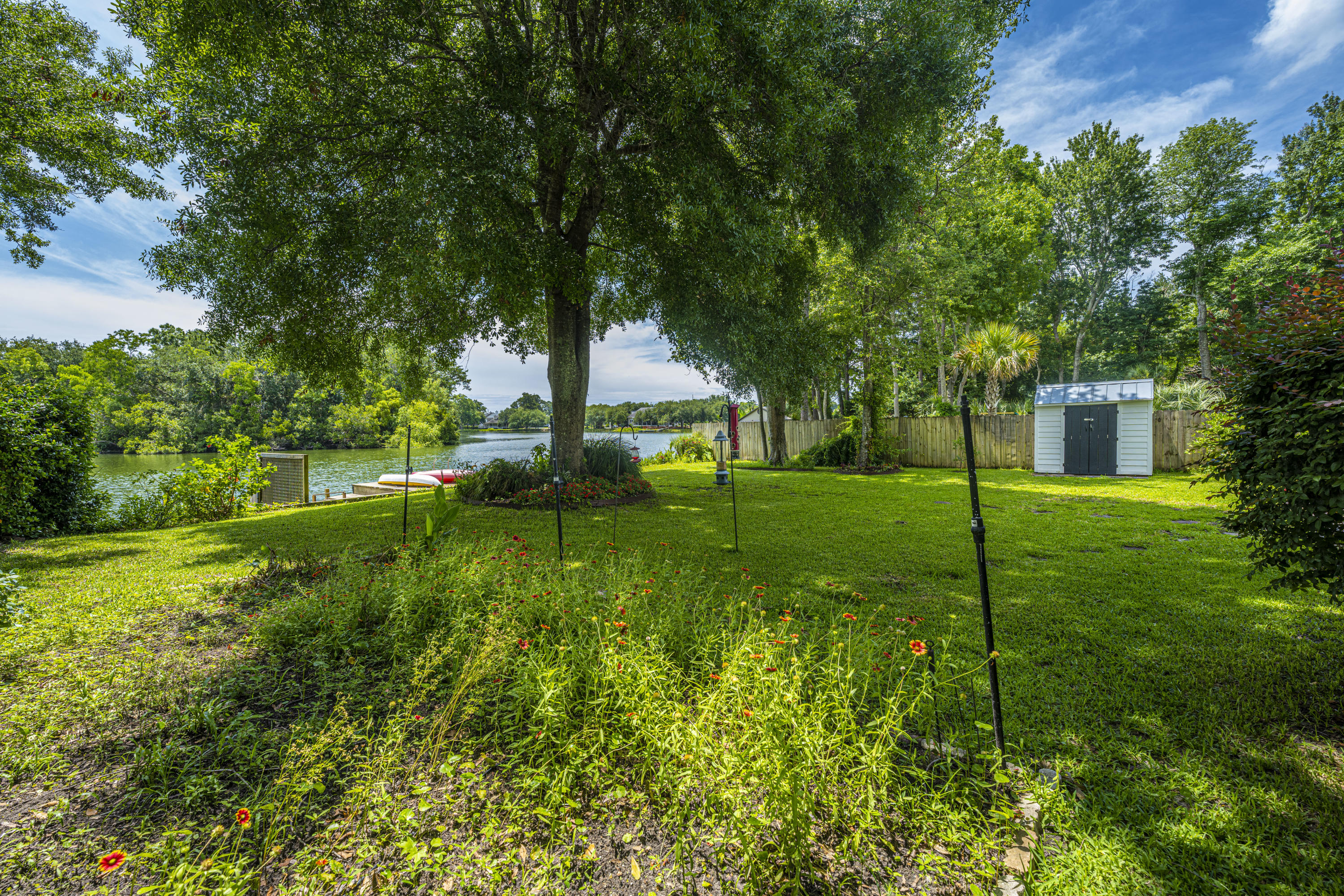 1360 Woodlock Road Mount Pleasant, SC 29464 - Photo 4 of 21 1360WoodlockRd40