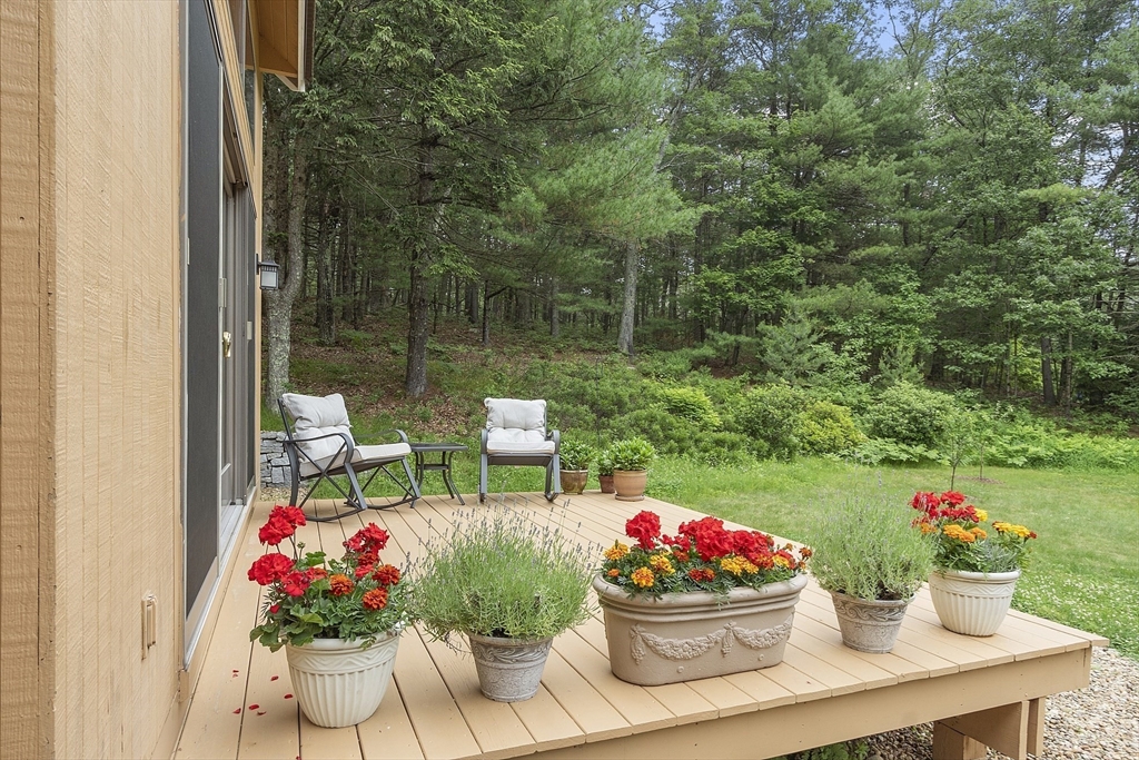 29 Oak Knoll Road Carlisle, MA 01741 - Photo 4 of 42