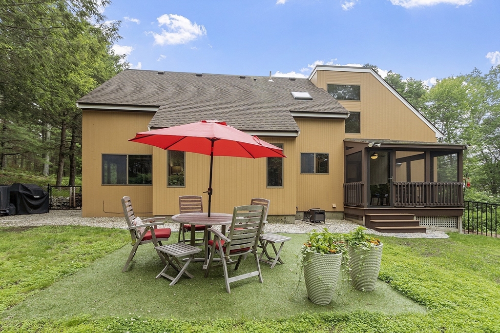 29 Oak Knoll Road Carlisle, MA 01741 - Photo 8 of 42