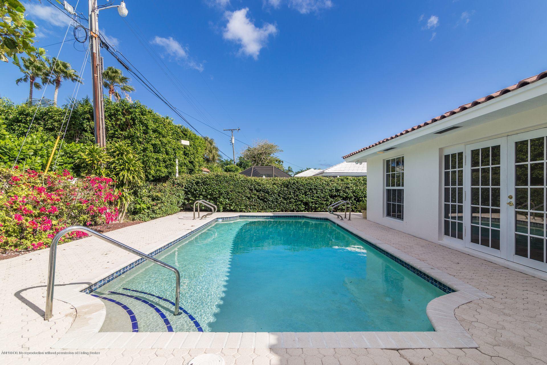 261 Puritan Road West Palm Beach, FL 33405 - Photo 5 of 52 32