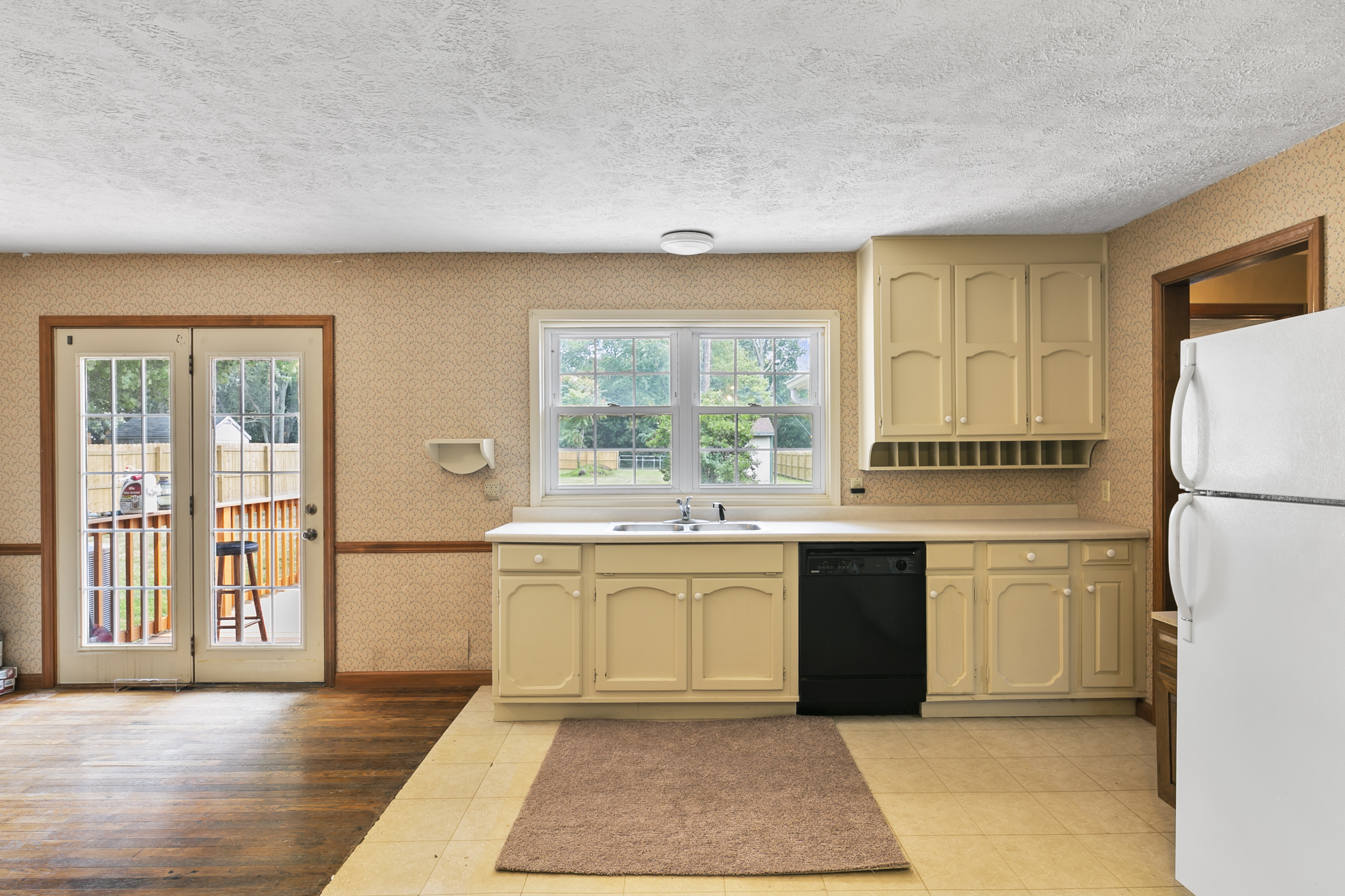 825 South Broadway Street Pendleton, IN 46064 - Photo 13 of 35