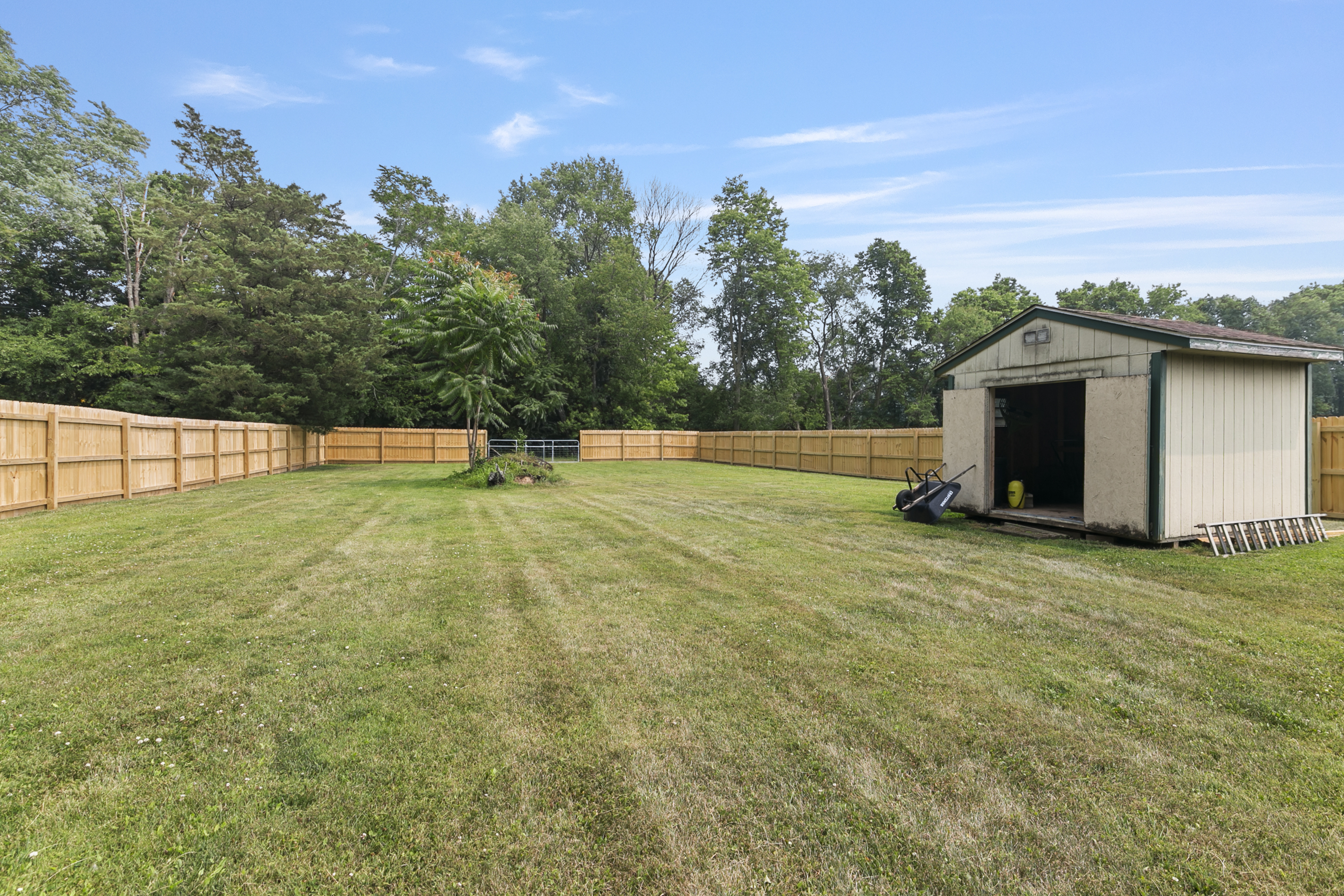 825 South Broadway Street Pendleton, IN 46064 - Photo 32 of 35