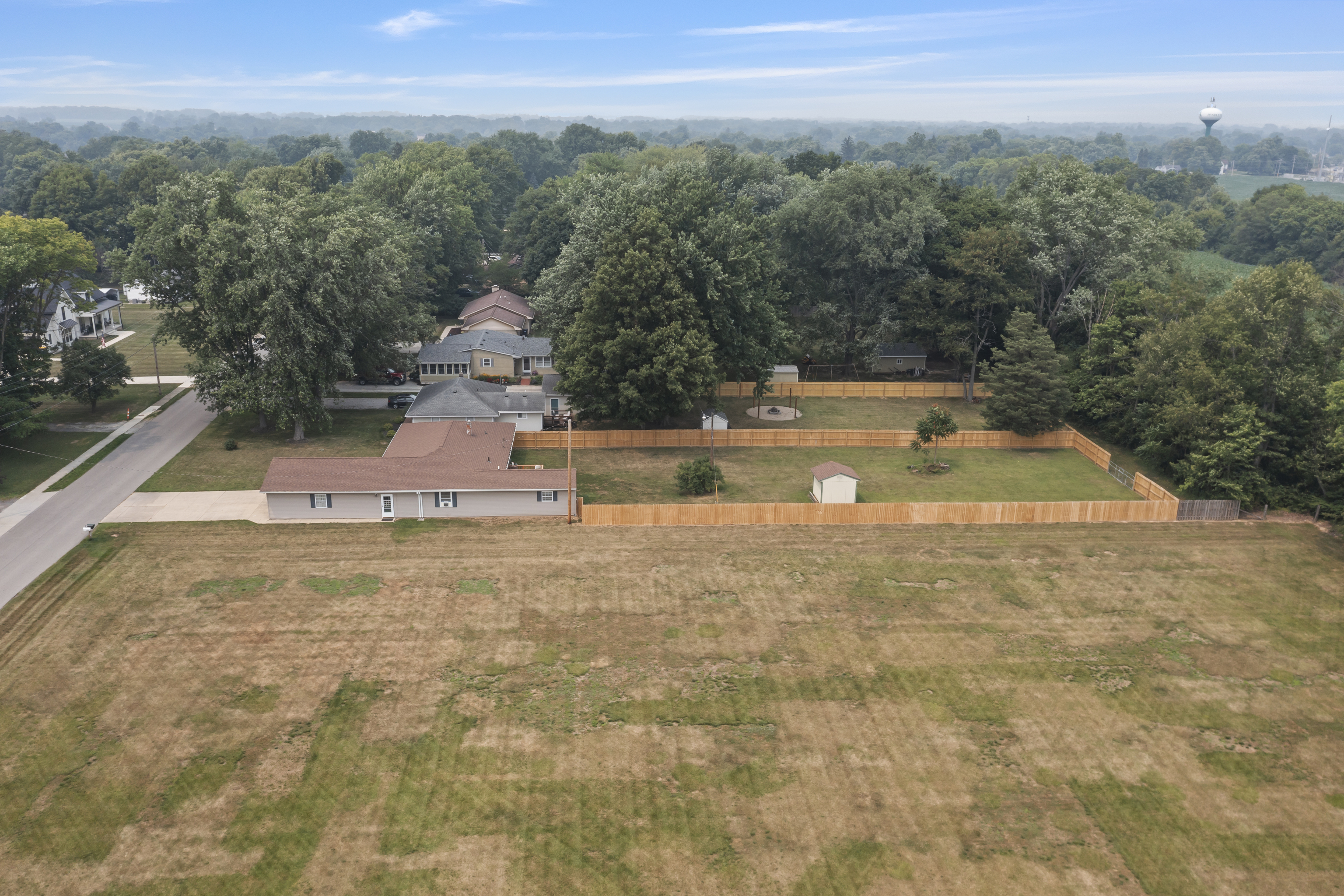 825 South Broadway Street Pendleton, IN 46064 - Photo 4 of 35