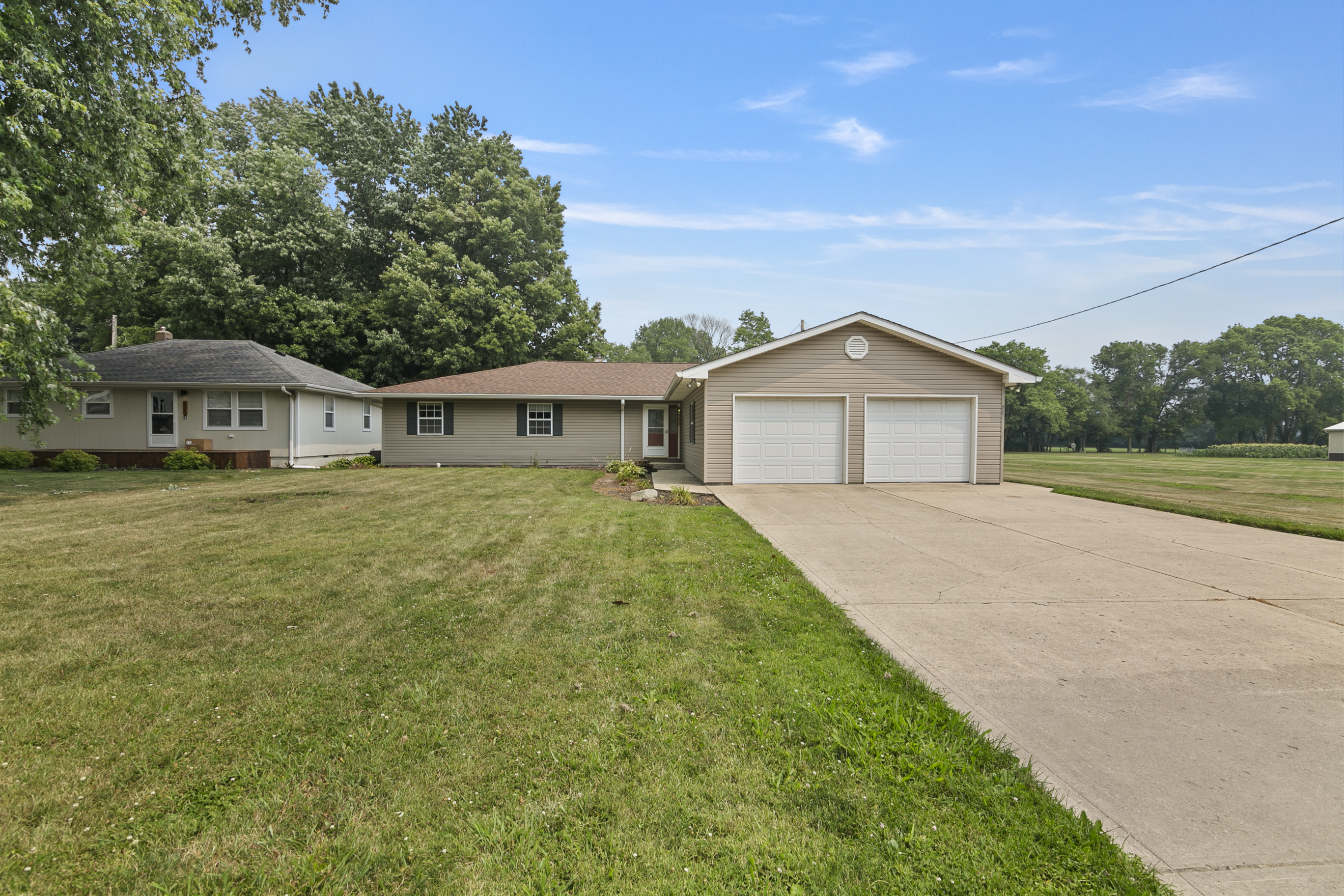 825 South Broadway Street Pendleton, IN 46064 - Photo 7 of 35