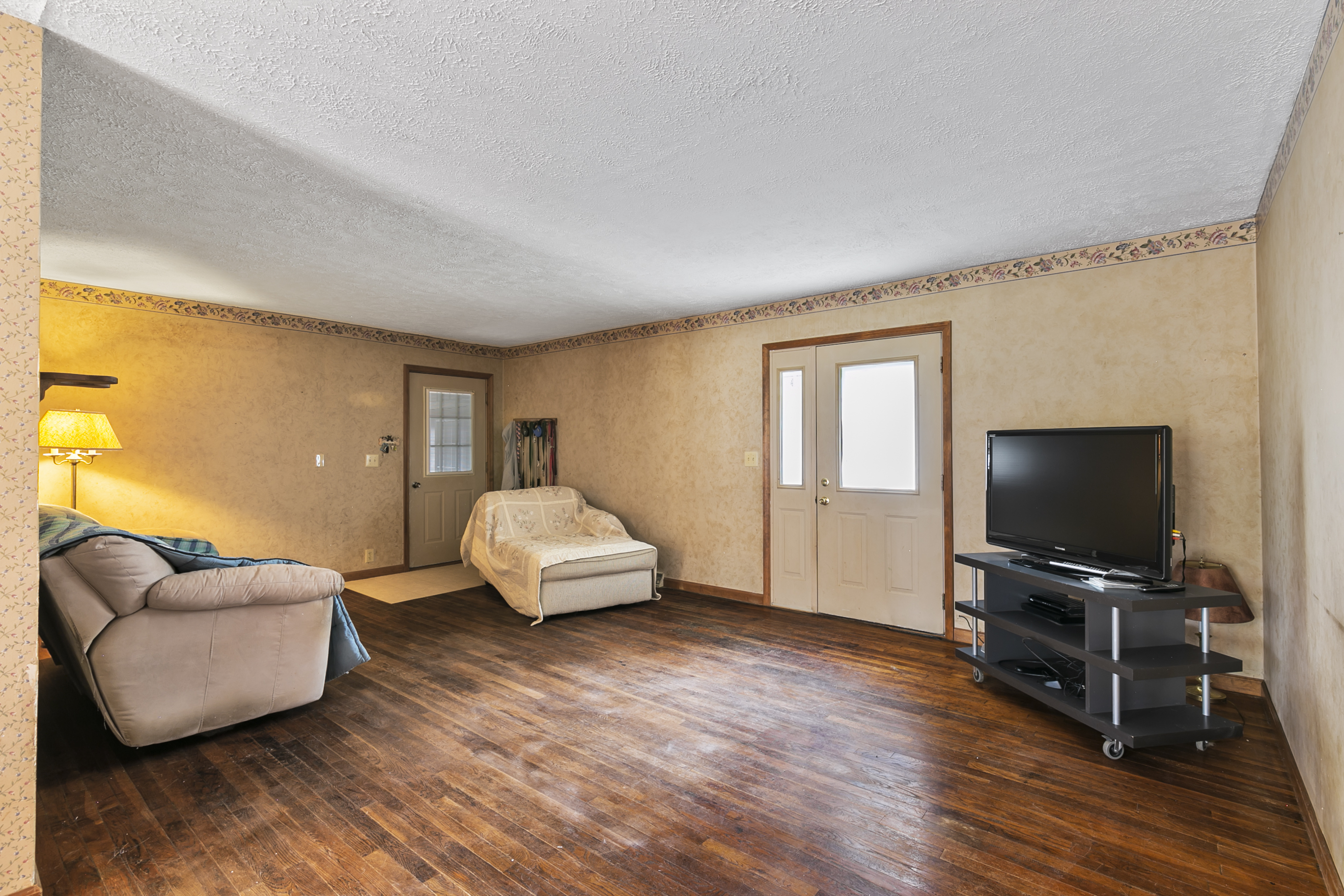 825 South Broadway Street Pendleton, IN 46064 - Photo 10 of 35