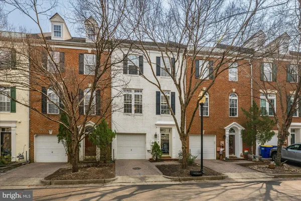 $4,600 | 5076 Grimm Drive, Alexandria, VA 22304