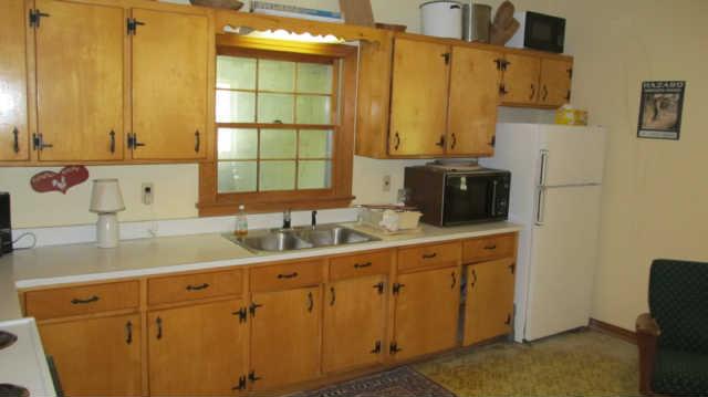 1543 Rutledge Lane Lewisburg, TN 37091 - Photo 6 of 20 a bathroom with a sink and a mirror