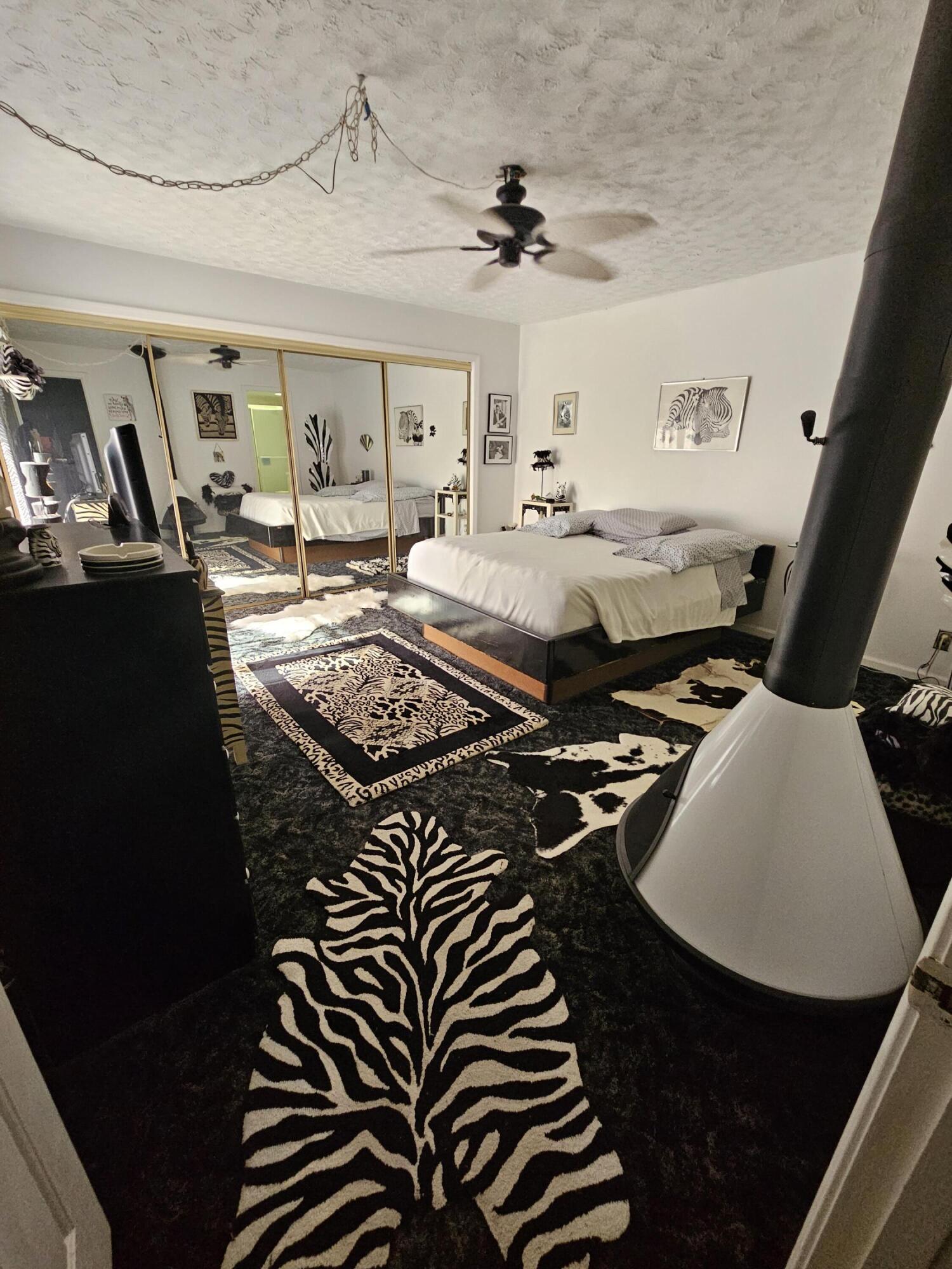 2936 Kirk Road Lake Worth, FL 33461 - Photo 18 of 23 a gym hall with exercise machine