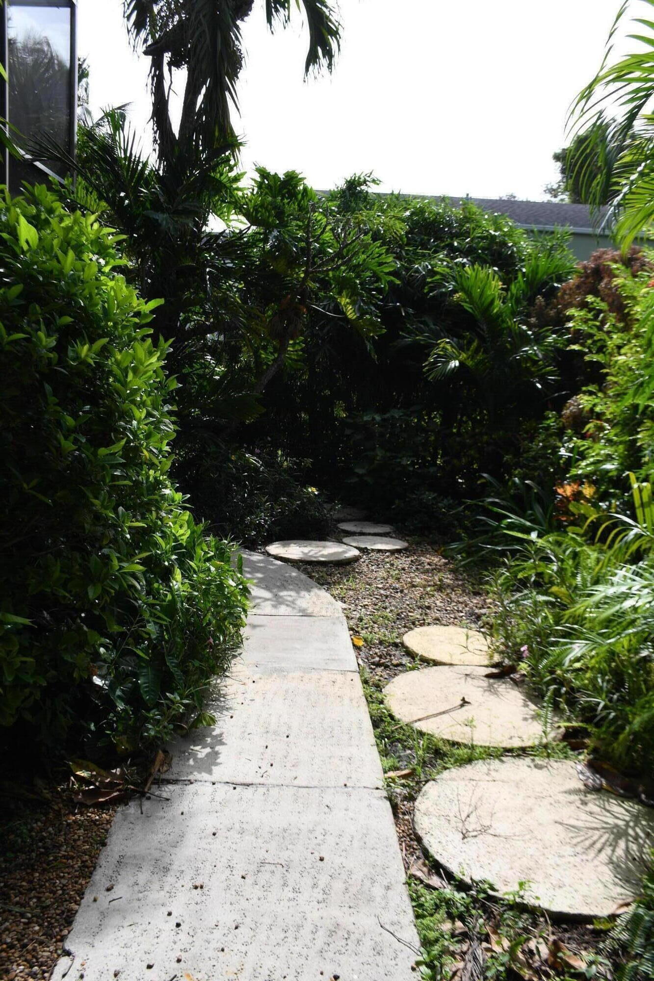2936 Kirk Road Lake Worth, FL 33461 - Photo 3 of 23 a view of backyard with green space