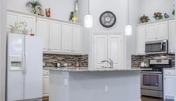 $369,000 | 883 Birds Fort Trail, Arlington, TX 76005