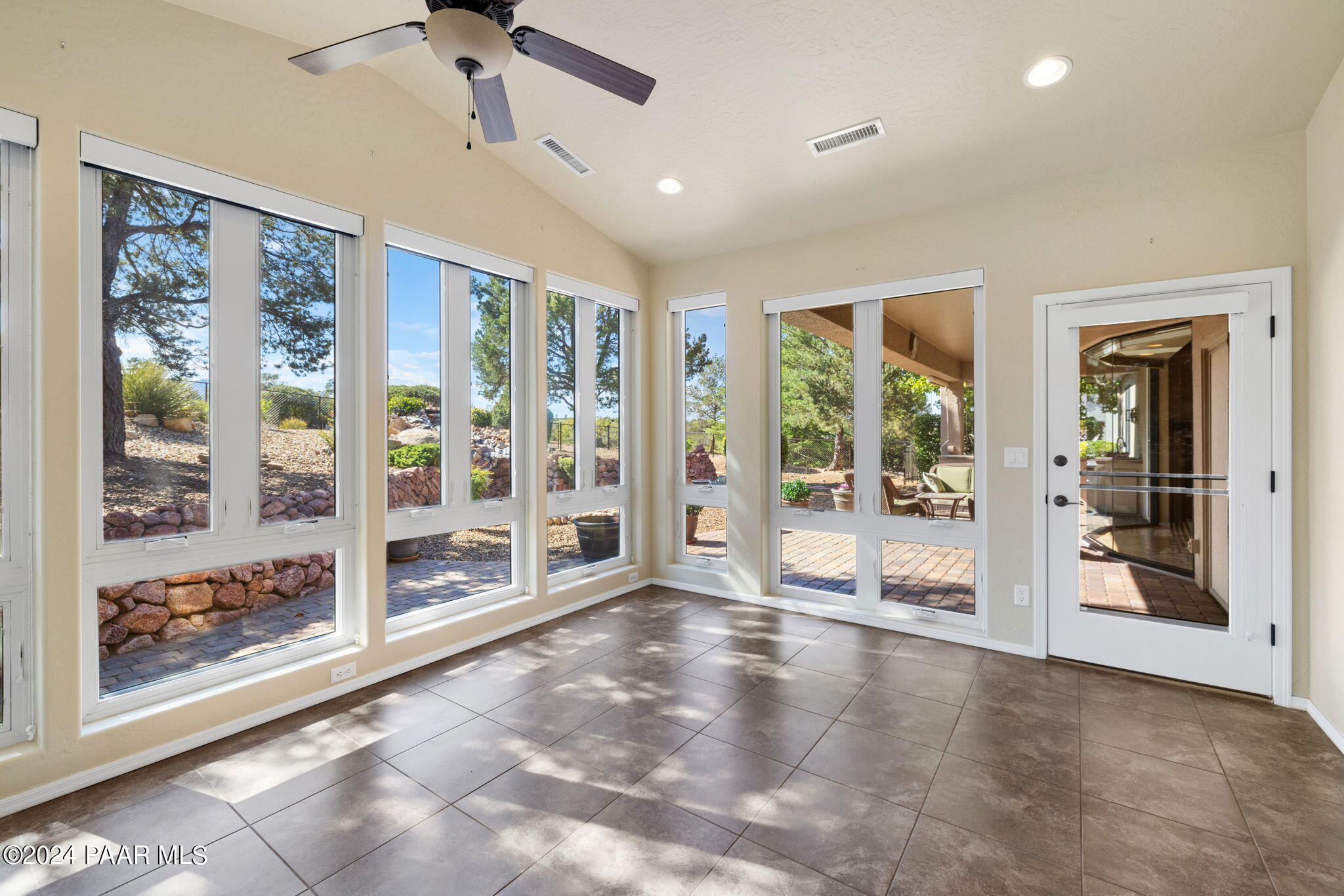 5758 Columbine Road Prescott, AZ 86305 - Photo 19 of 31 22-Arizona Room_2