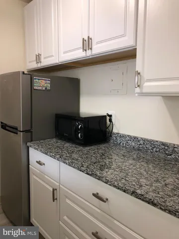 $2,000 | 1121 Arlington Boulevard, Unit 728, Arlington, VA 22209