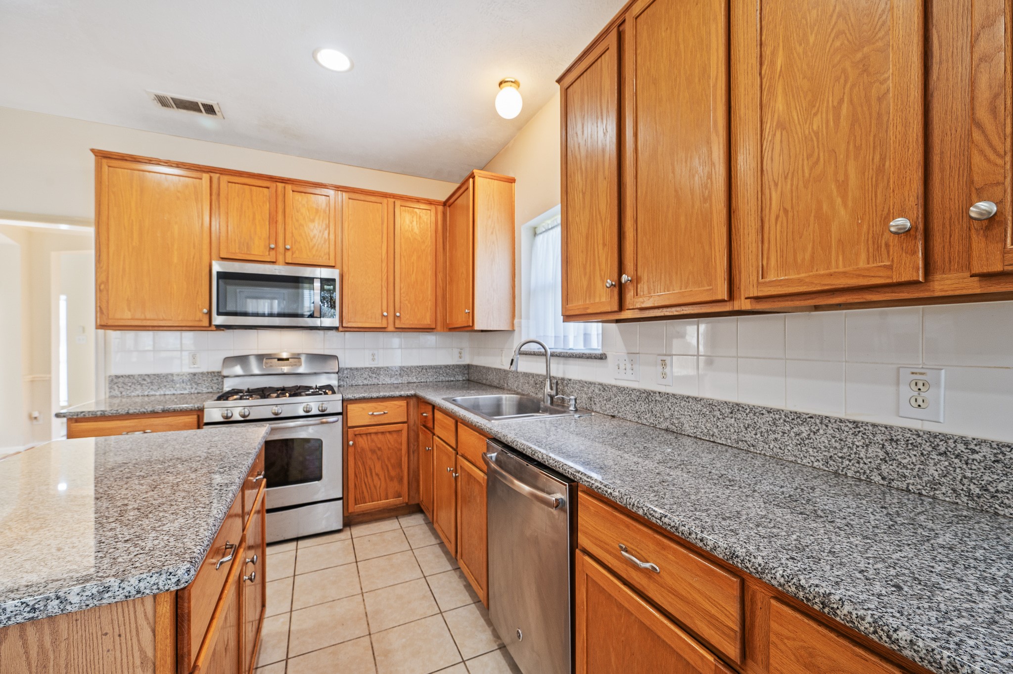 11134 Maynard Place Houston, TX 77064 - Photo 15 of 50