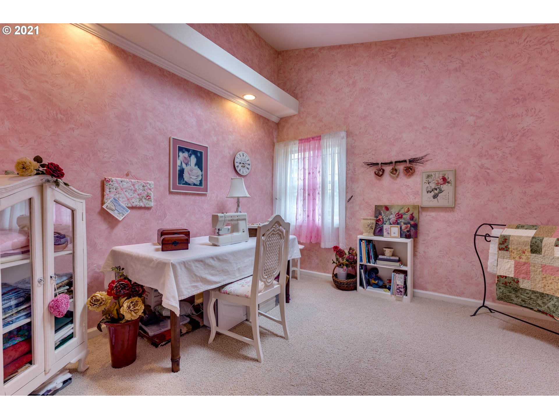 27603 Northeast 10th Avenue Ridgefield, WA 98642 - Photo 24 of 32 a view of a workspace with furniture